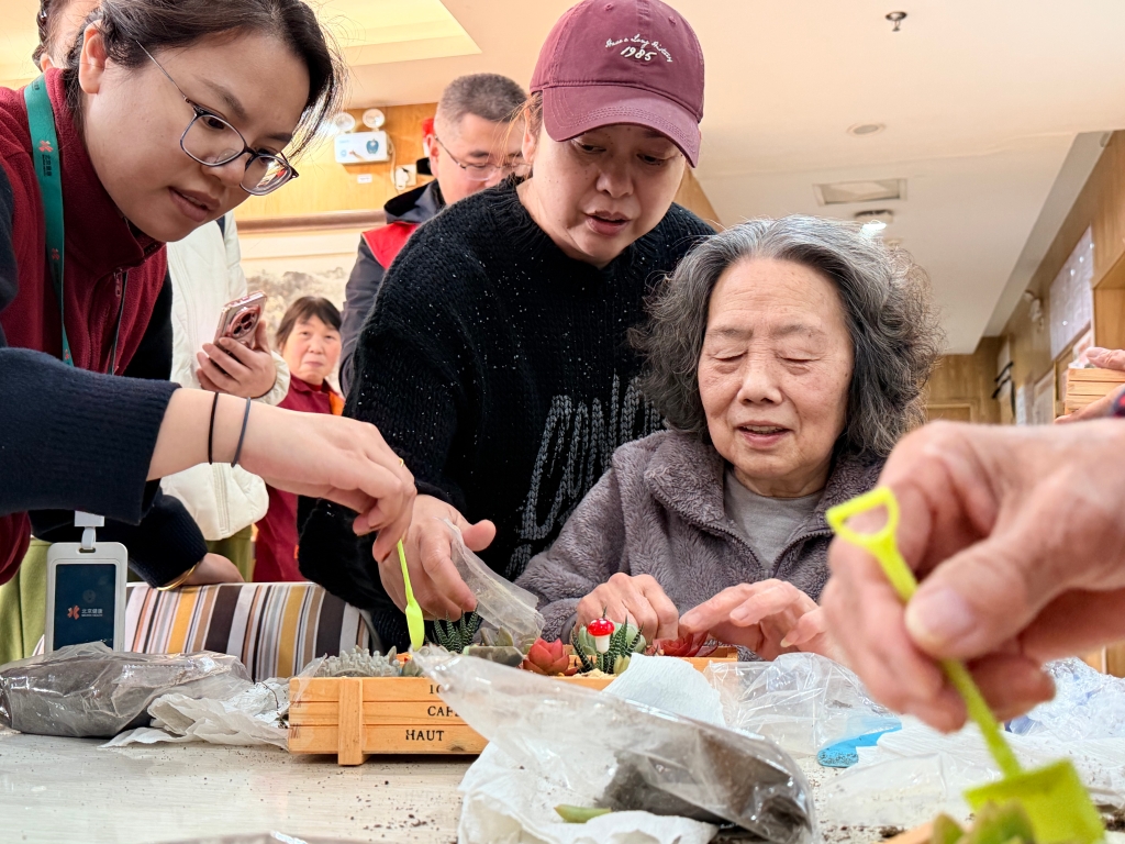 广益街道广丰社区：植绿润夕阳，代表暖人心